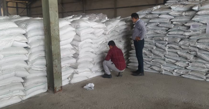 نمونه برداری از محموله 200 تنی کود فسفاته گرانول